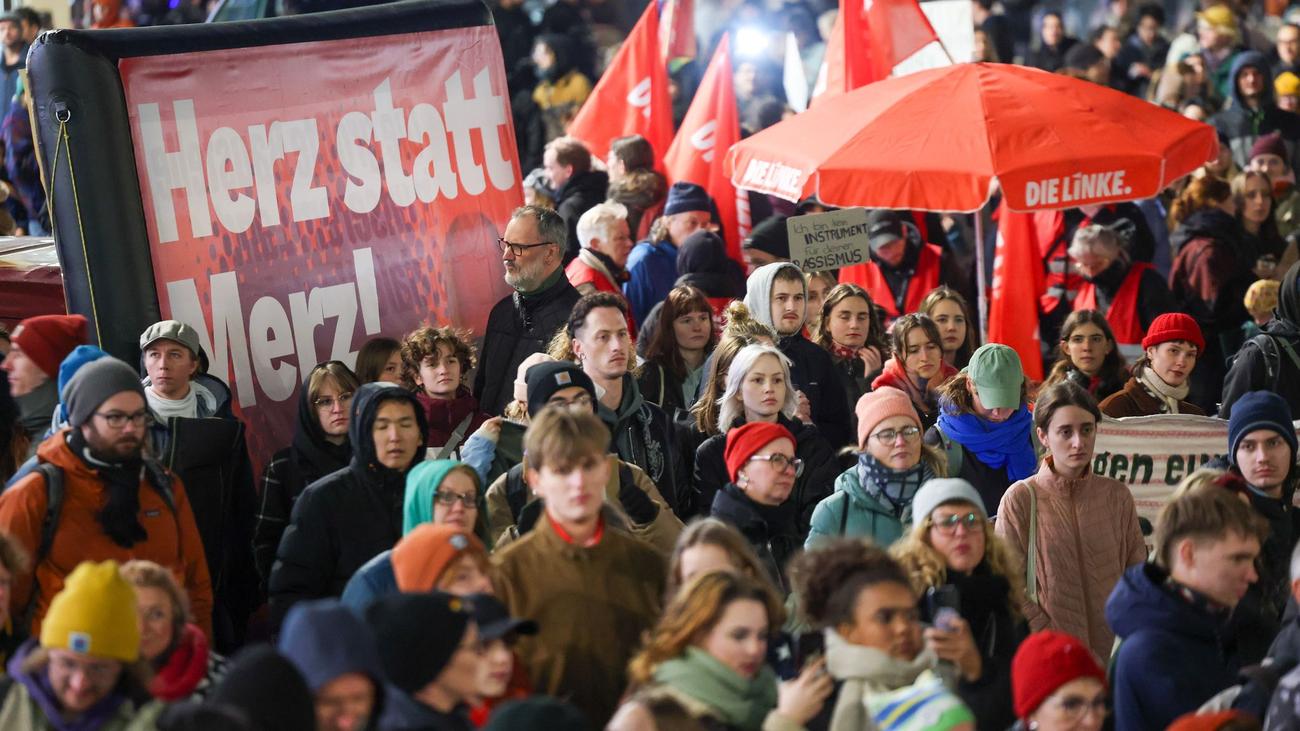 Demonstration: Stadtbild-Demo in Chemnitz | DIE ZEIT