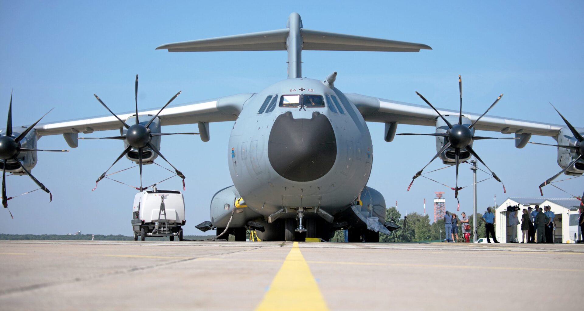 Militarisierung – Berlin-Tegel: Zeitenwende auf der Startbahn