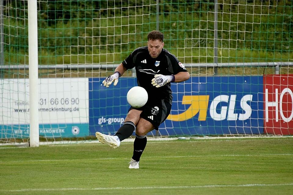 Auf Torhüter Justin Sörensen (TuS Rotenhof) wird sicher einiges an Arbeit zukommen.