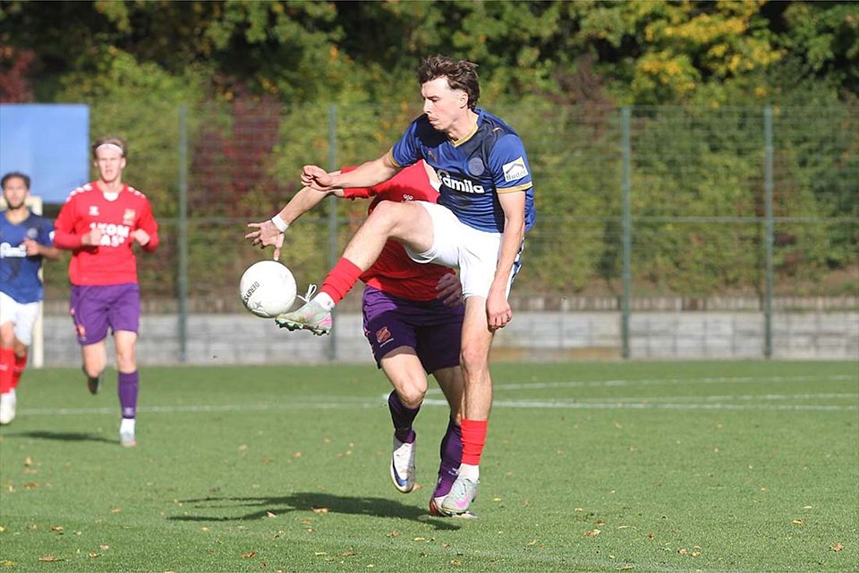 Louis Köster (Holstein Kiel II). 