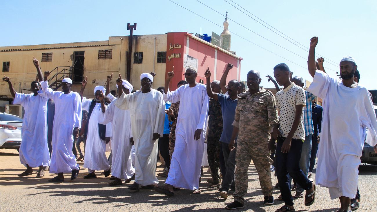Darfur: Zeugen berichten von Massenerschießungen und Vergewaltigungen in Sudan