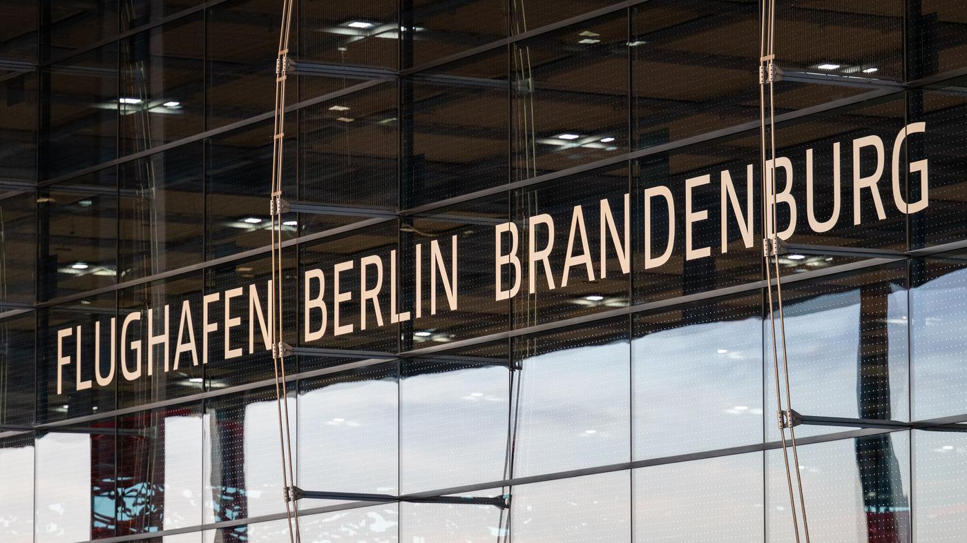 Flugbetrieb am BER wegen Drohnensichtung vorübergehend gestört