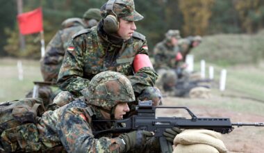 Blitzabsage von Pressekonferenz: CDU-Röttgen geht auf Pistorius los: Wehrdienst-Krach eskaliert! | Politik