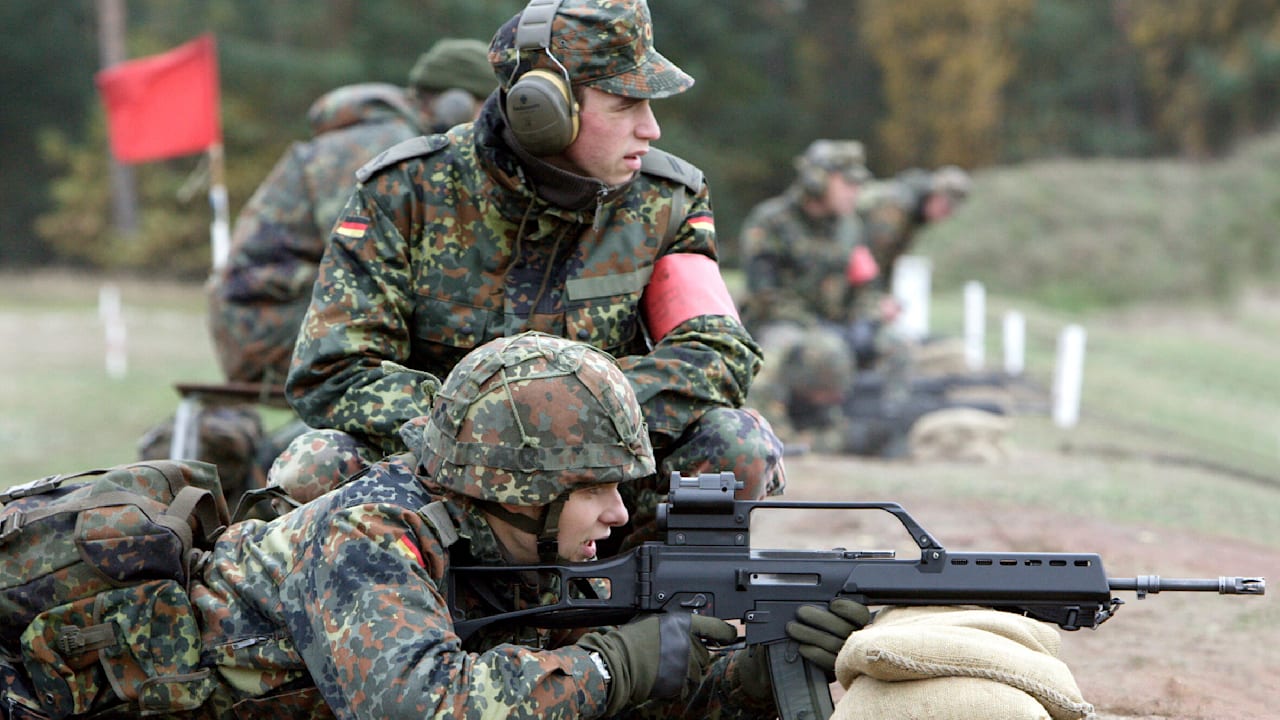 Blitzabsage von Pressekonferenz: CDU-Röttgen geht auf Pistorius los: Wehrdienst-Krach eskaliert! | Politik