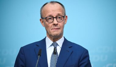 „Hauptgegner“ : Jetzt reagiert die AfD auf Merz’ Kampfansage | Politik