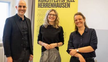 Oberbürgermeister Belit Onay, Brigitta Muntendorf & Kulturdezernentin Eva Bender.