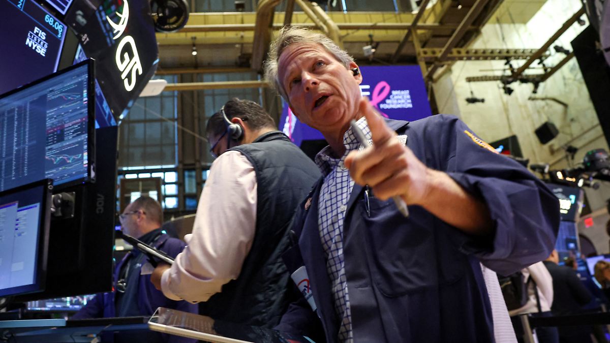 Finanzwerte erholen sich leicht: Lichtblick im Handelsstreit hellt Stimmung an der Wall Street auf