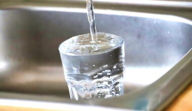 Trinkwasser fließt in ein Glas. Foto: Volkmann