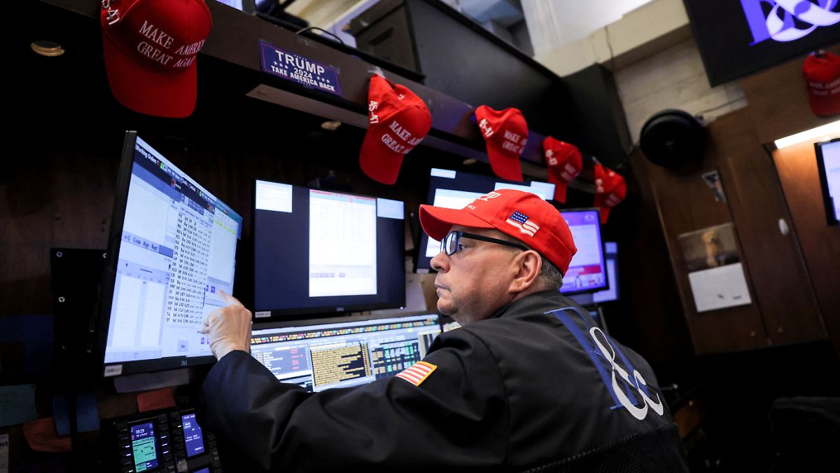12:20 Shell schreibt Hunderte Millionen Dollar für Biokraftstoff-Projekt ab - Ntv