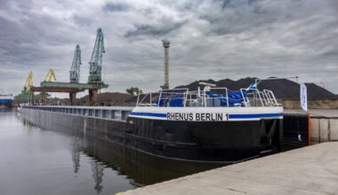 Energiewende: Rhenus startet mit neuem Binnenschiff „Rhenus Berlin I“ - Binnenschifffahrt, Umwelt-, Klimaschutz und Nachhaltigkeit, CO2 | News | TRANSPORT