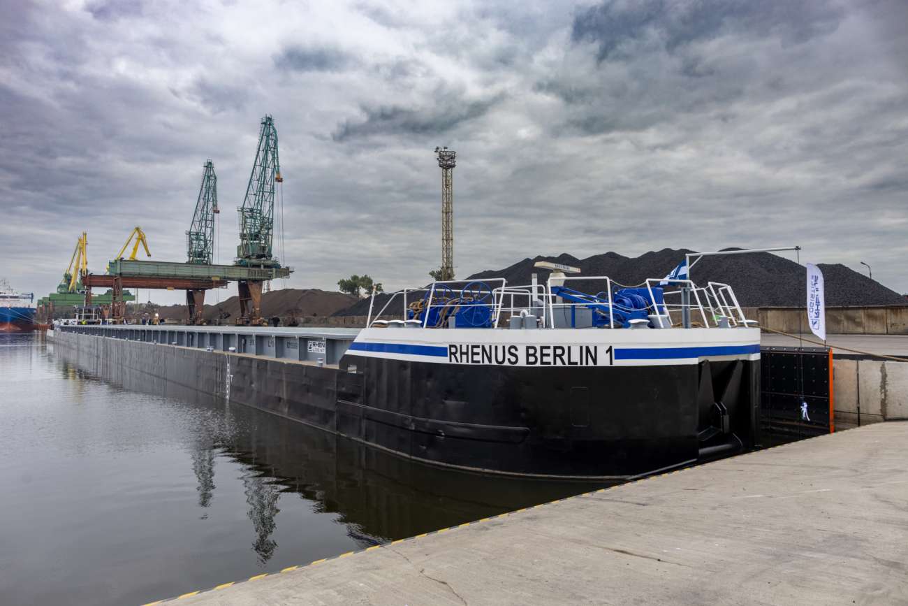 Energiewende: Rhenus startet mit neuem Binnenschiff „Rhenus Berlin I“ - Binnenschifffahrt, Umwelt-, Klimaschutz und Nachhaltigkeit, CO2 | News | TRANSPORT