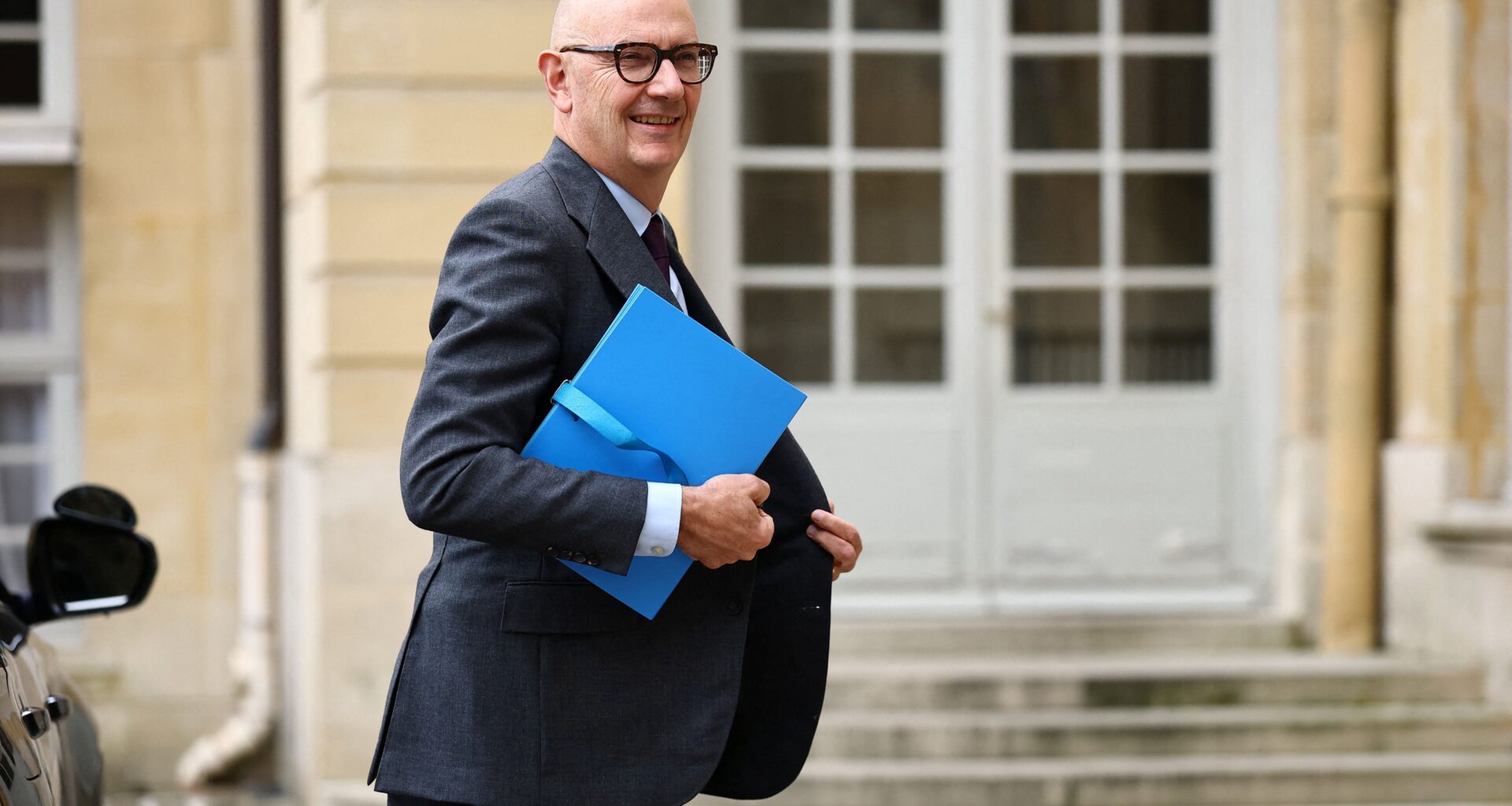 Französischer Finanzminister kündigt nach Übernahmeangebot für SFR erhöhte Wachsamkeit an