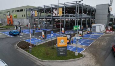Common combination: Retail is becoming a driver of the expansion of charging infrastructure. One of the largest HPC stations was established at Globus in Eschborn. Internationally, the Schwarz Group is especially active.