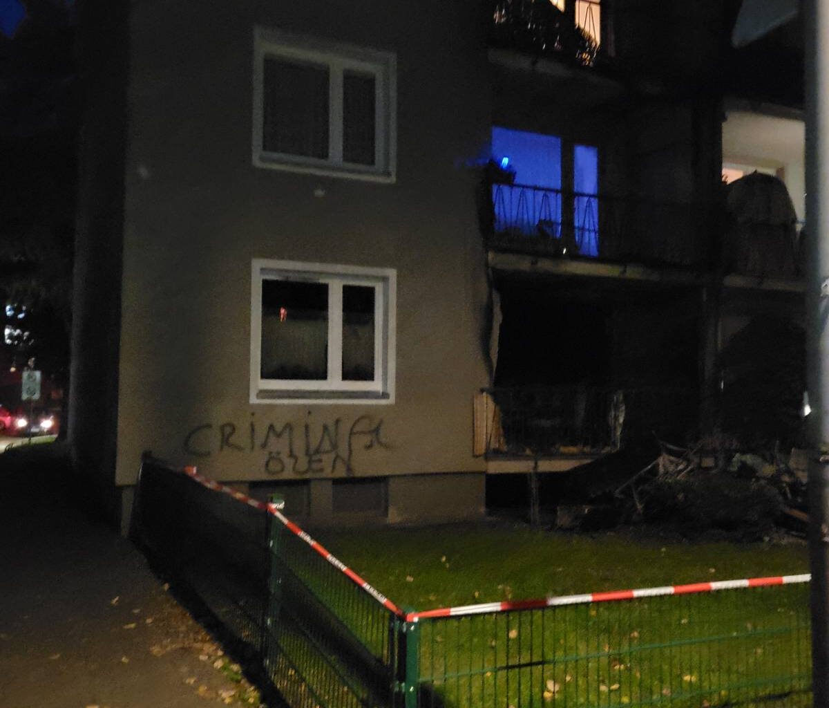 Noch keine heiße Spur nach Hausbrand in Niehl