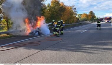 FW-M: Sportwagen auf Autobahn in Flammen (Langwied)