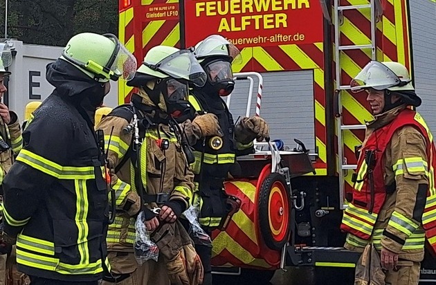 FW Alfter: Jahresübung der Freiwilligen Feuerwehr Alfter - Zwei simulierte ...