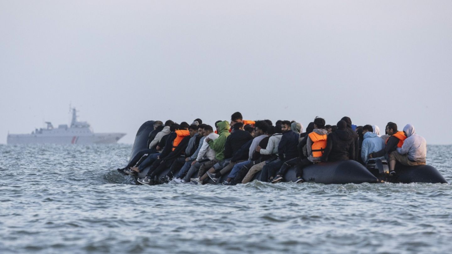 Migranten beim Versuch, den Ärmelkanal zu überqueren