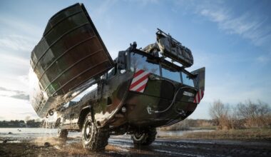 Deutschland und Großbritannien rüsten gemeinsam die Schwimmschnellbrücke 2