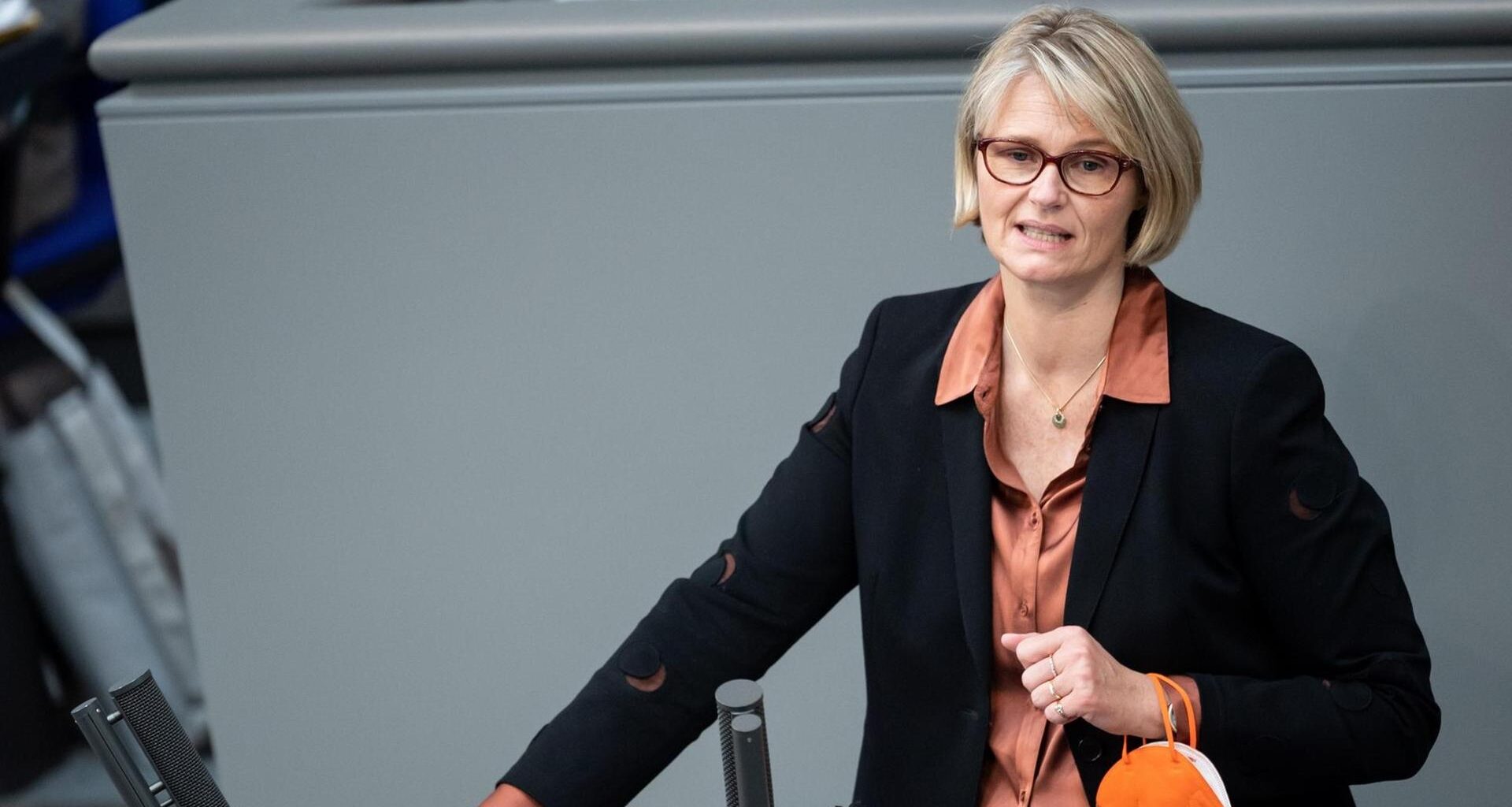 Anja Karliczek am Rednerpult im Bundestag.