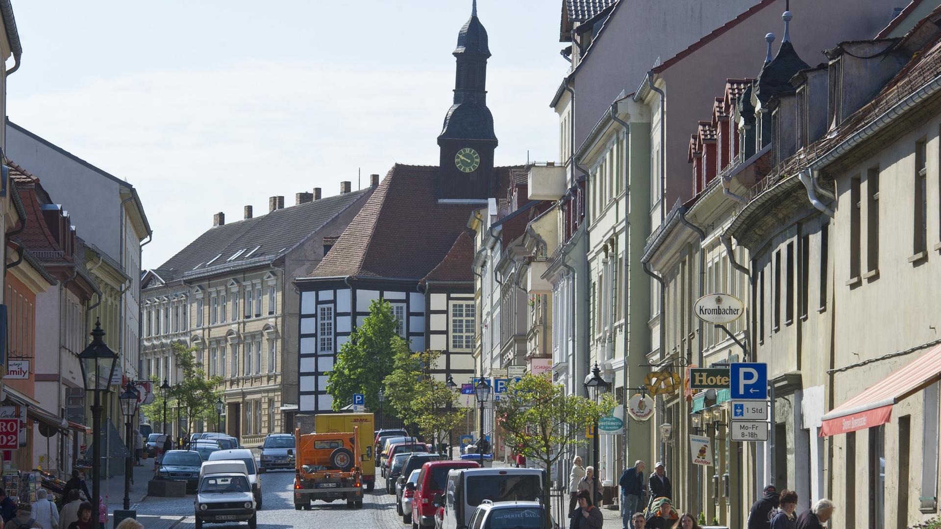 Die Königsstraße der ostbrandenburgischen Kurstadt Bad Freienwalde (Märkisch-Oderland), aufgenommen am 05.05.2011.