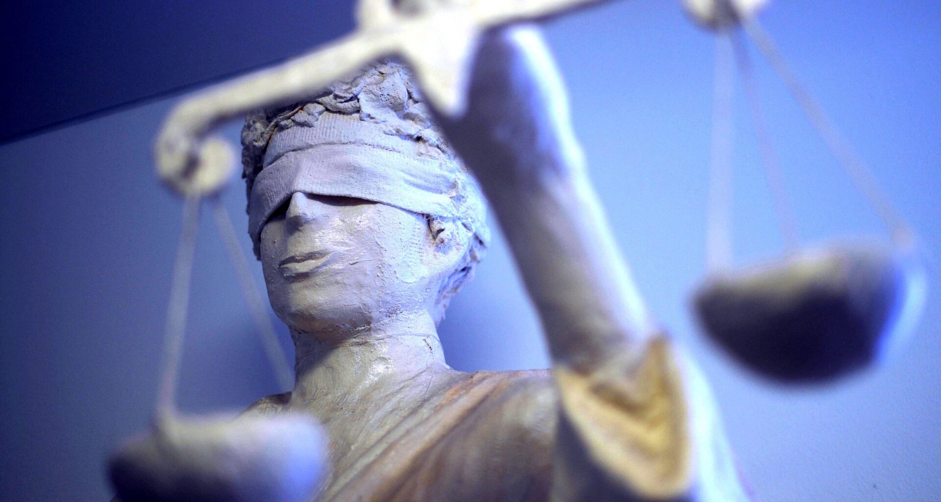 Chronische Randaliererin verprügelt ihren Partner und attackiert Polizistinnen | Haller Kreisblatt
