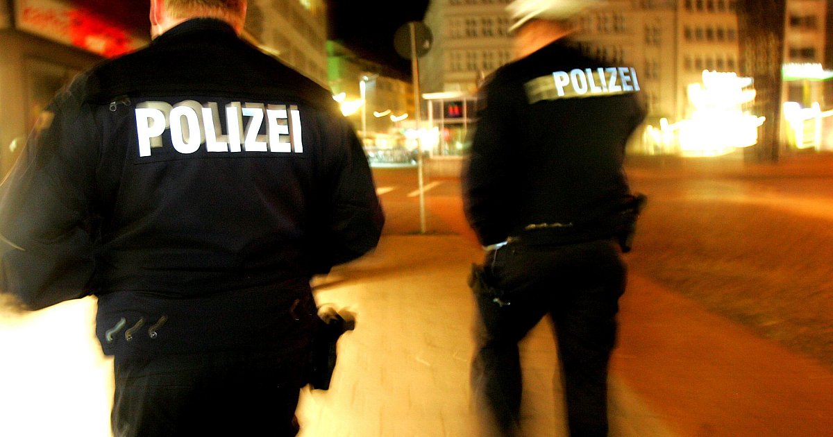 Stress vor Bielefelder Disco: Abgewiesener Gast verletzt fünf Personen mit Reizgas