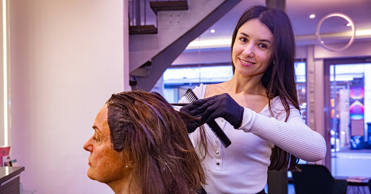 Arbeit in Bielefeld ist für ukrainische Friseurin der beste Integrationskurs