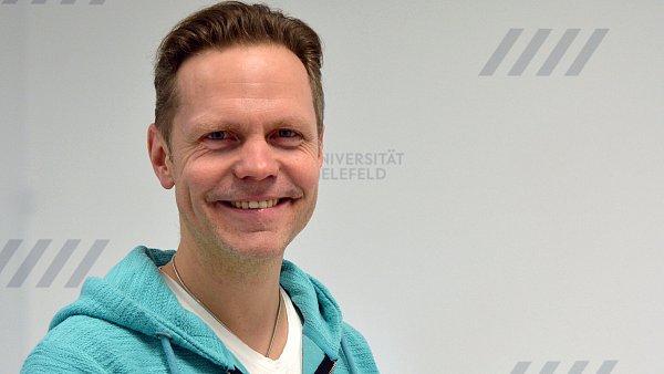 Professor Dr. Christian Kandler wurde im April 2025 zum Professor für Differentielle und Persönlichkeitspsychologie, Psychologische Diagnostik und Verhaltensgenetik an der Fakultät für Psychologie und Sportwissenschaft der Universität Bielefeld berufen. - © Universität Bielefeld