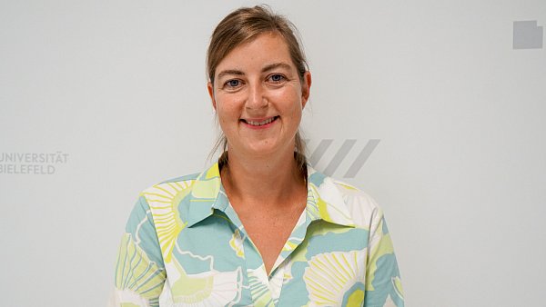 Professorin Dr. Ina Pick ist seit September 2025 Professorin für Sprache und Kommunikation an der Fakultät für Linguistik und Literaturwissenschaft. - © Universität Bielefeld