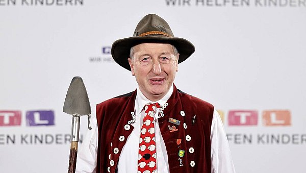 2025 musste sich Schäfer Heinrich wegen einer Schaf-Attacke einer Operation im Krankenhaus unterziehen. Am Wochenende ist er im Kreis Gütersloh zu Gast. - © picture alliance / Panama Pictures