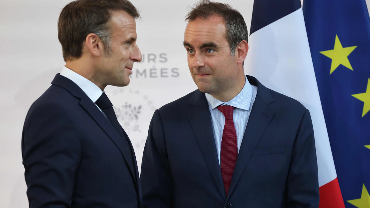 Frankreich: Macron bleibt stur - Politik
