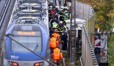 Strecke gesperrt - Regionalzug fährt in München gegen umgestürzten Baum - Bayern