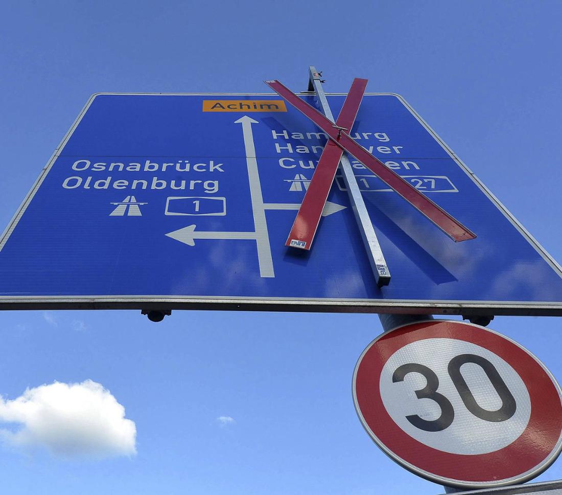 Noch bis zum 21. Juni ist die Anschlussstelle Uphusen/Mahndorf Richtung Hamburg gesperrt. Wenn diese wieder frei ist, bleibt die Auffahrt in der Gegenrichtung (Osnabrück) aufgrund von Bauarbeiten dicht. Auf der A 1 wird ein Bereich von vier Kilometern Länge erneuert. - Foto: Bahlo