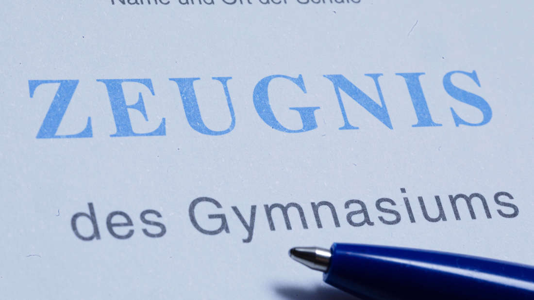 Symbolbild, Zeugnis eines Gymnasiums