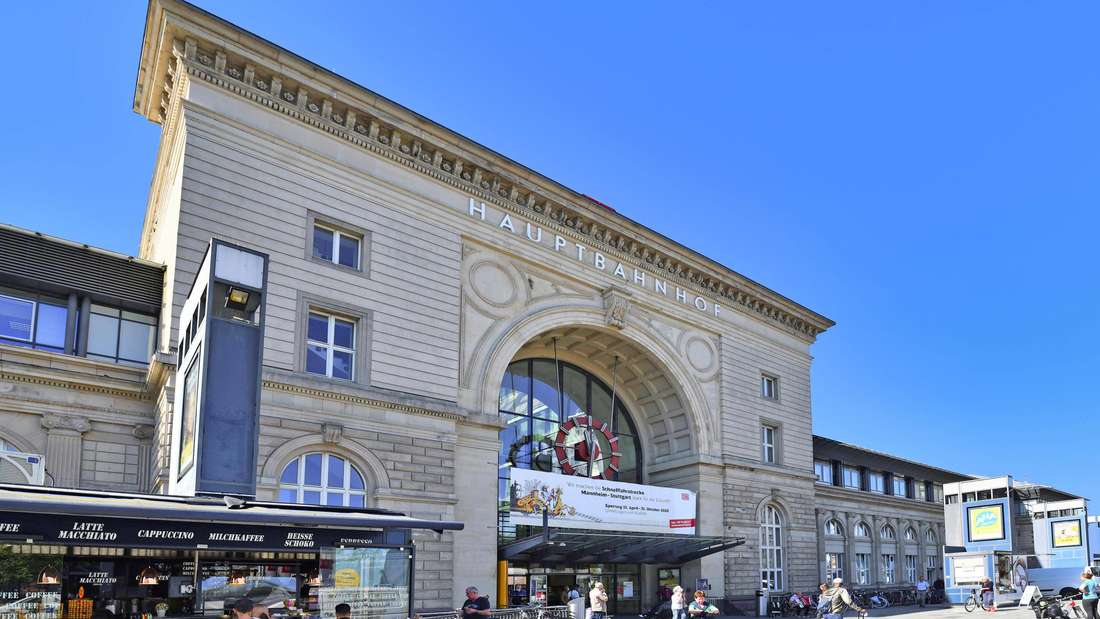 Fassade des Mannheimer Hauptbahnhofs. 