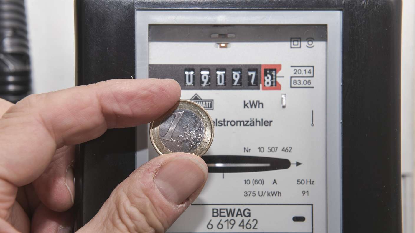 Stromzähler, Symbolfoto Energiekosten, Stromverbrauch, Geld, Euro.