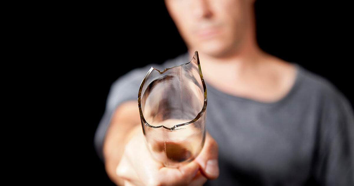 29-Jähriger greift Jugendliche mit Glasflasche an