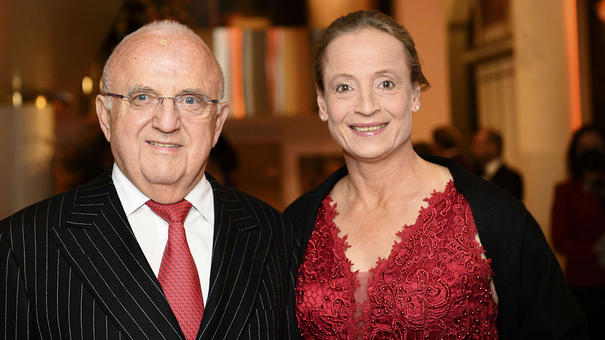 Plötzlicher Herzstillstand: Wolfgang Urban tot – Isabell Werth trauert um ihre große Liebe