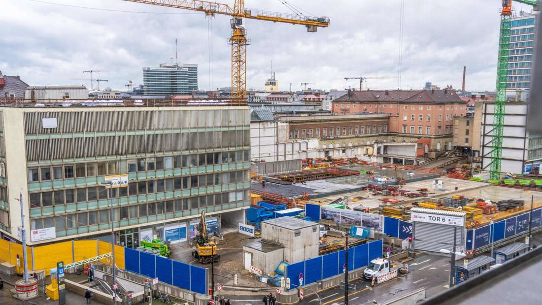 Der Münchner Hauptbahnhof wird für einen dreistelligen Millionenbetrag modernisiert. Bis 2035 entsteht ein neues Empfangsgebäude mit Anschluss zur Zweiten Stammstrecke.