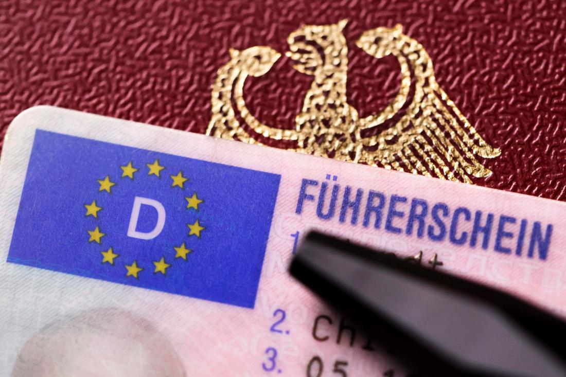 Führerschein und Pass
