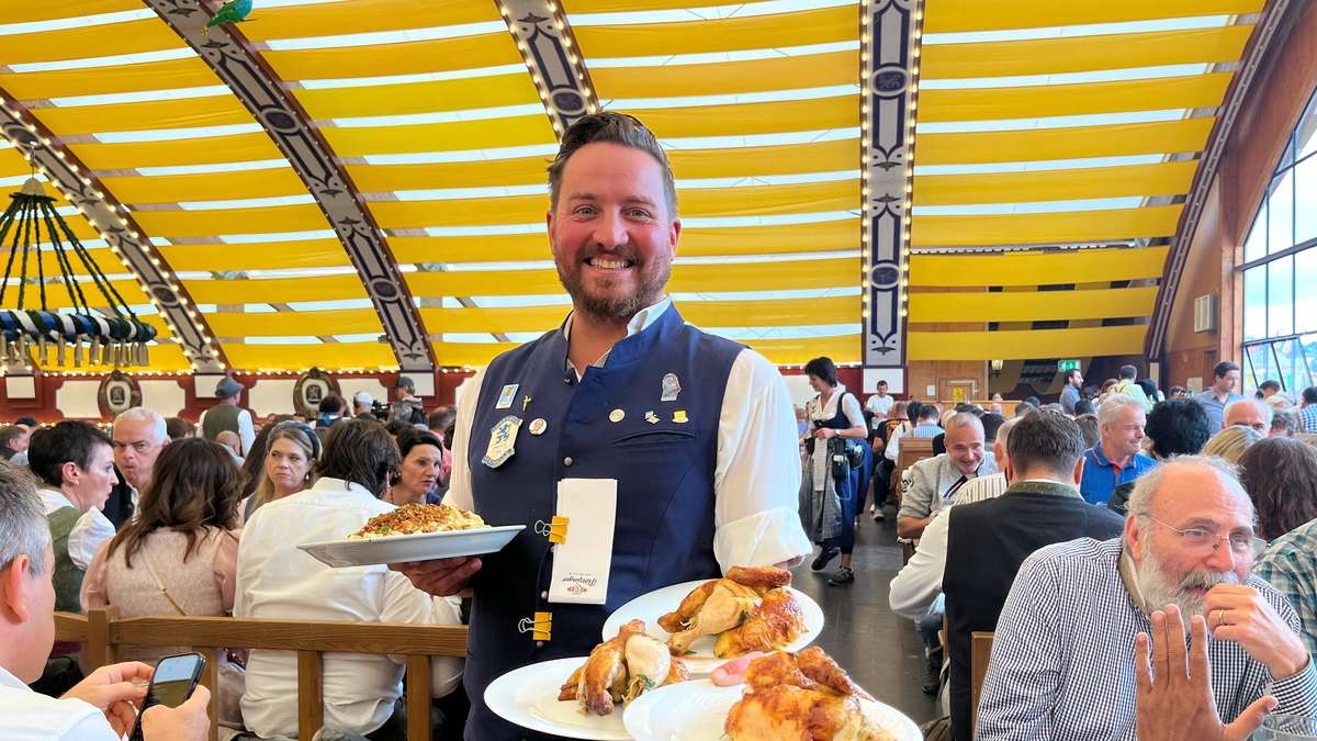 „Leute, die an der Leine hereinlaufen“