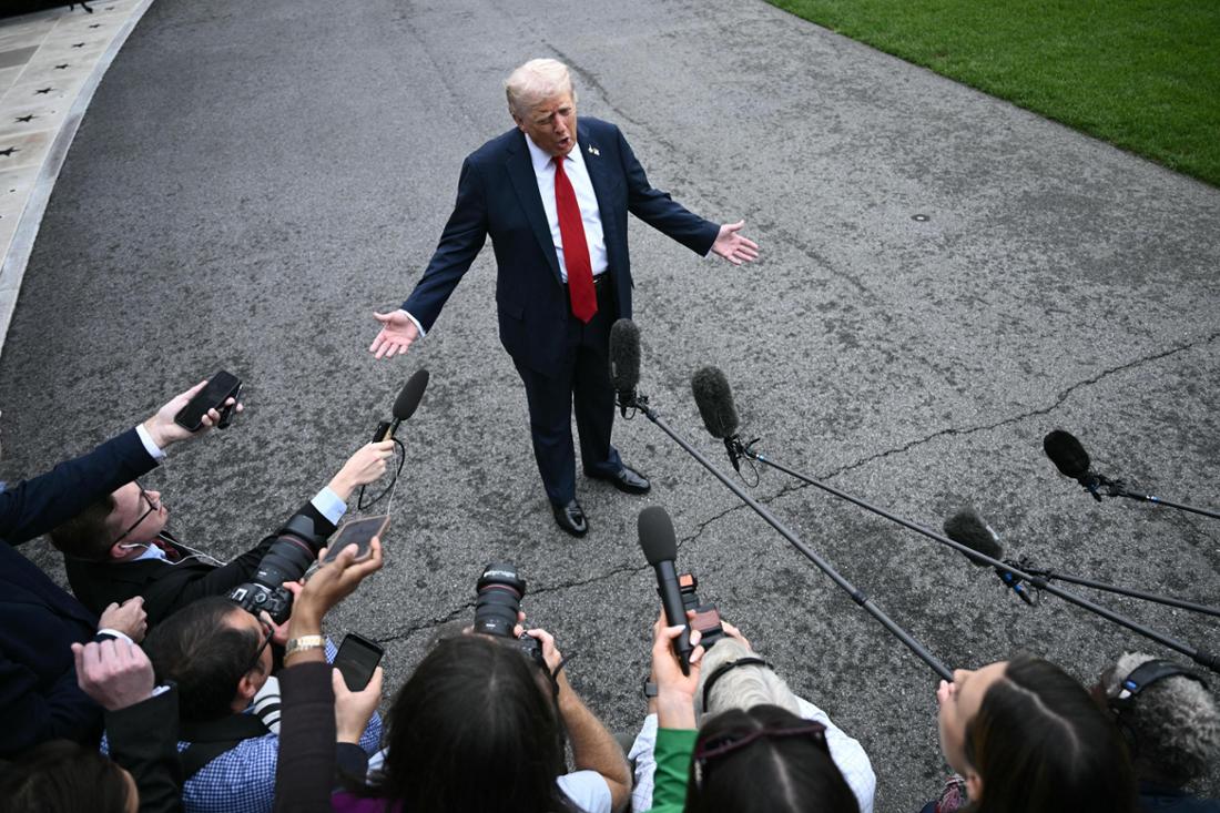 Donald Trump vor der Presse.