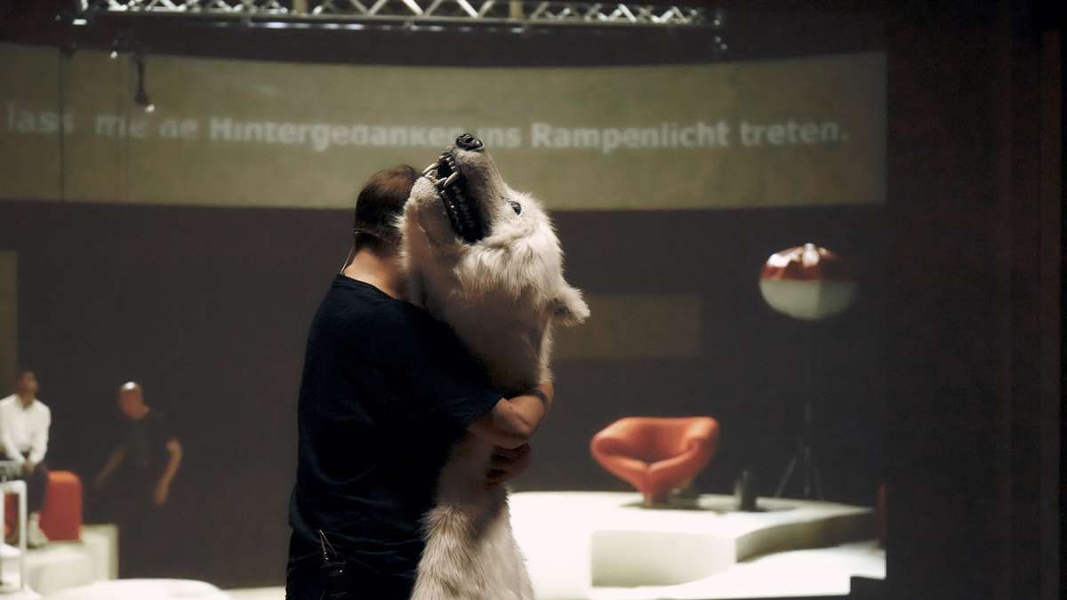 Mit dem Kontrollverlust Theater spielen