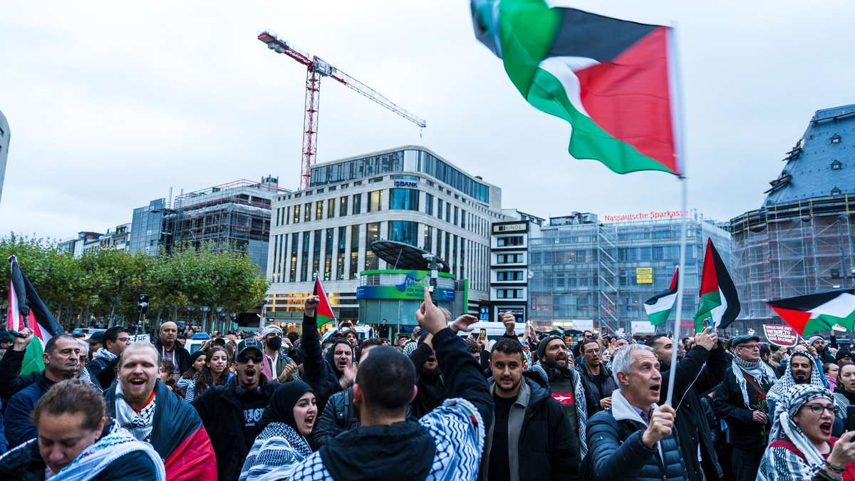 Hunderte bei Pro-Palästina-Demo in Frankfurt – Polizei mit großem Aufgebot