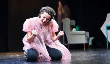 Lustig und wütend: Soloperformance "Iphigenies Rache" in München – eine Kritik - München