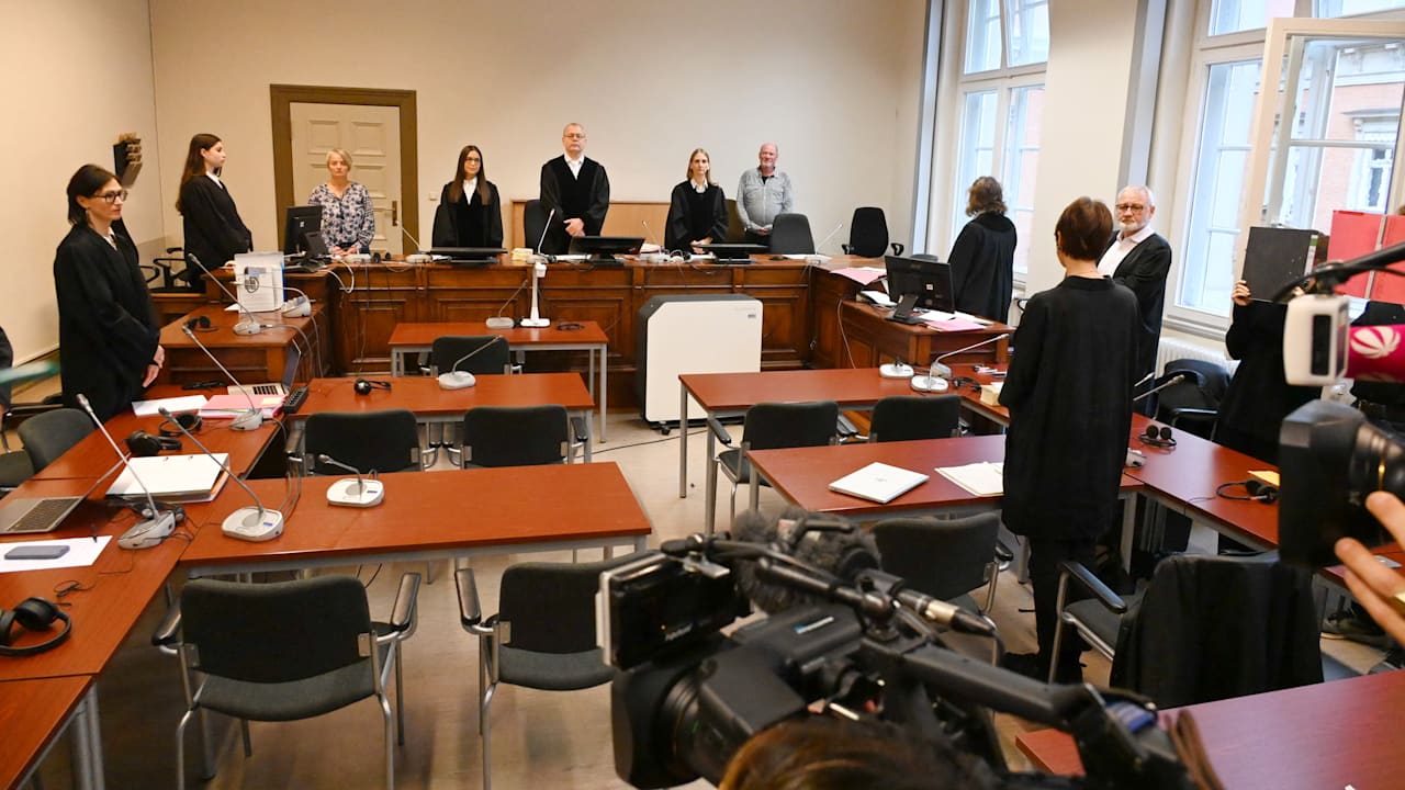 Staatsanwalt sicher: Mordlust! Mann mit 100 Messerstichen umgebracht | Regional