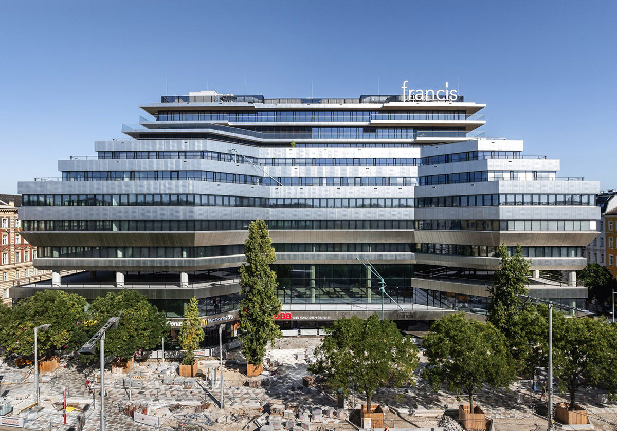 Umbau in Wien von Delugan Meissl Architects und Josef Weichenberger Architects / Bürohaus mit Bahnanschluss - Architektur und Architekten - News / Meldungen / Nachrichten