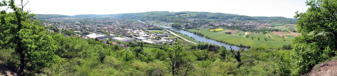 Blick auf die Mosbacher Stadtteile Diedesheim und Obrigheim, Neckar-Odenwald-Kreis, Baden-Württemberg. 