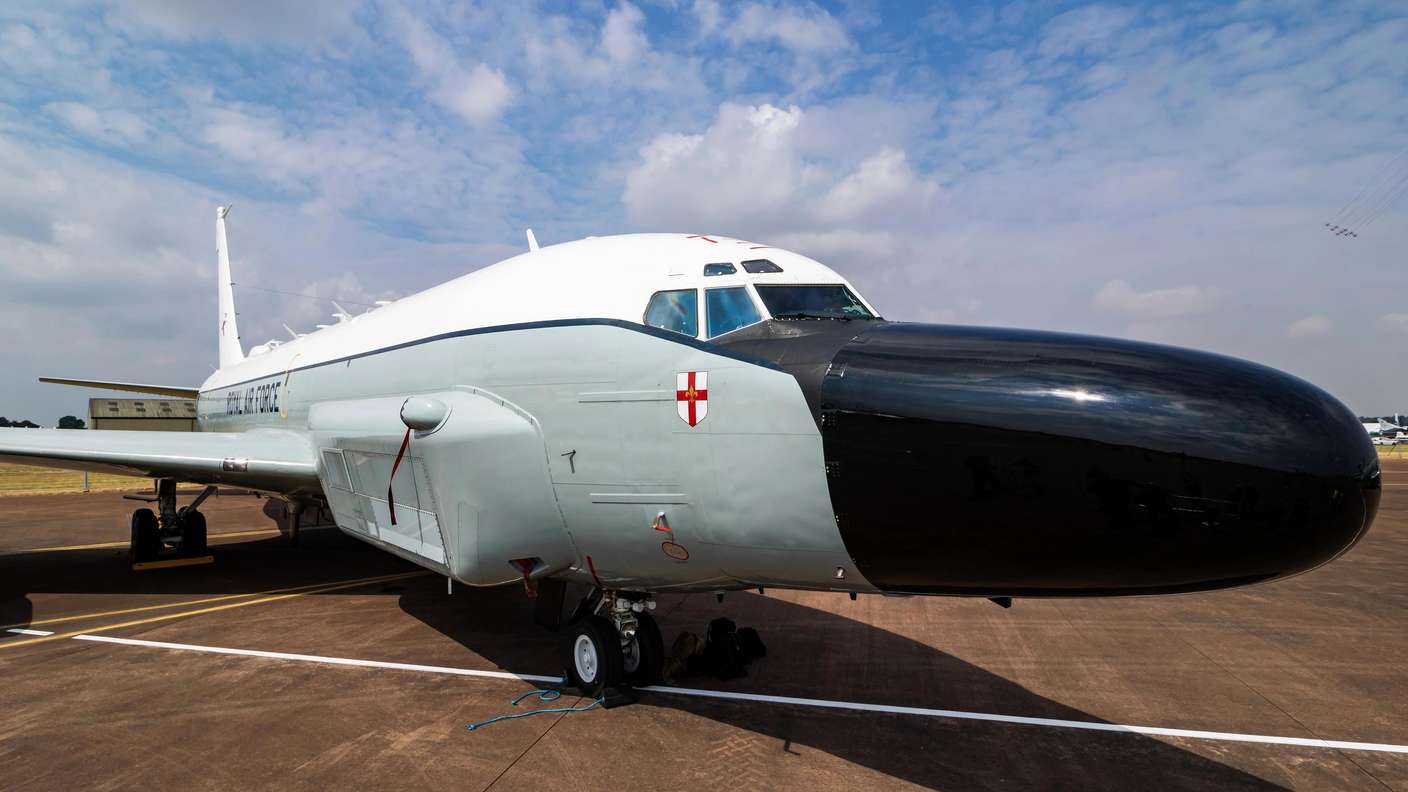 Die Royal Air Force schickte eine RC-135 zur Aufklärung.
