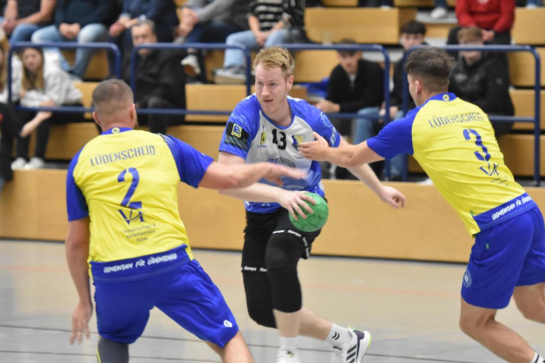 Volle Halle beim Bezirksliga-Derby zwischen TS Evingsen und HSG Lüdenscheid